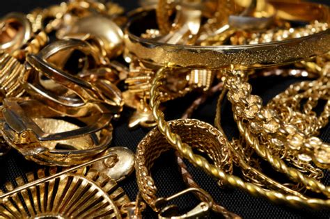 vreal_18k|How to Tell If Your Gold Jewelry Is Really 18 Karats.